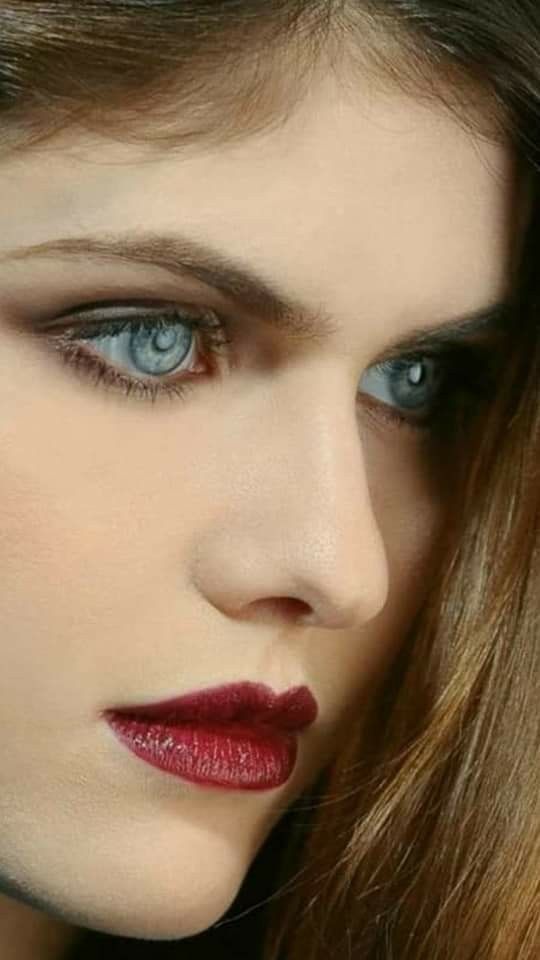 Alexandra Daddario Eyes